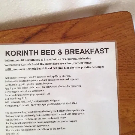 לינה וארוחת בוקר Korinth פאבורג